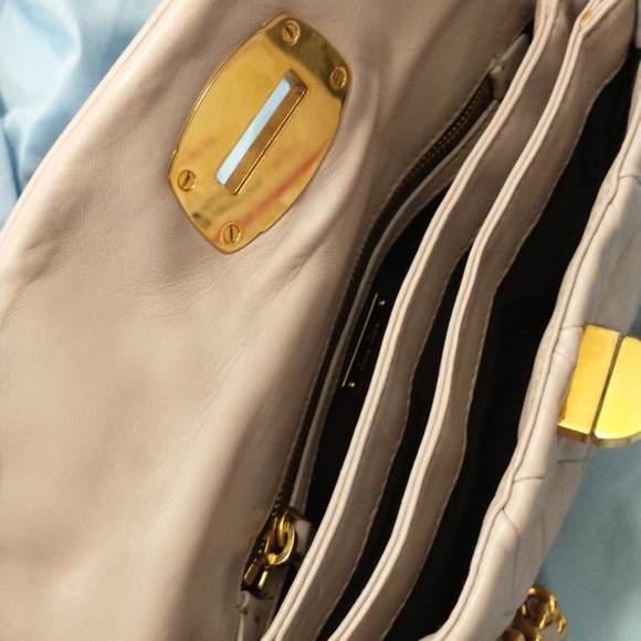 💥Offers Welcome💥 💯 Authentic MIU MIU(Made in Italy) Chain Flap Shoulder Bag - Picture 13 of 15